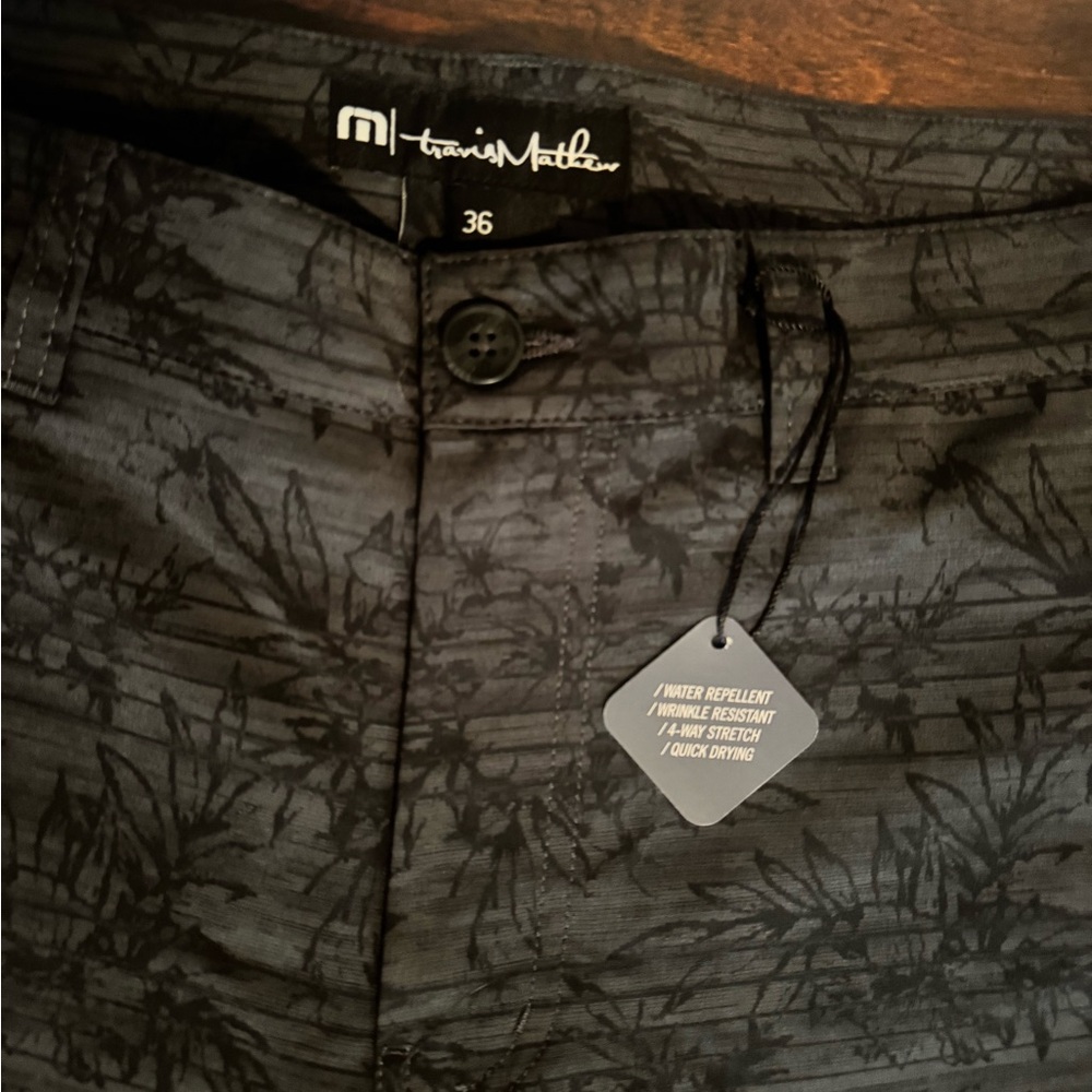 NWT Travis Mathew Men's Shorts - Sneak A Peak - 36 - Picture 2 of 7